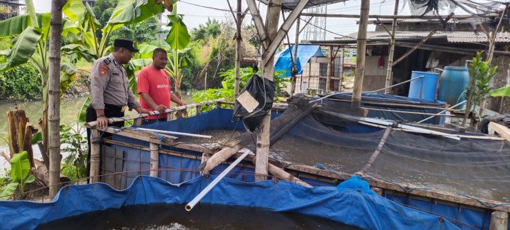 Polsek Sedati Dukung Ketahanan Pangan Bergizi Lewat Pemanfaatan Lahan Pekarangan di Desa Segoro Tambak
