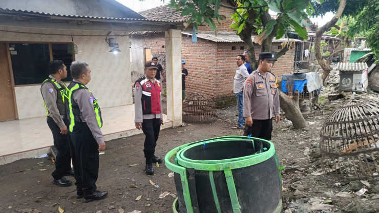 Polsek Balongbendo Datangi Lokasi Sabung Ayam di Desa Kemangsen